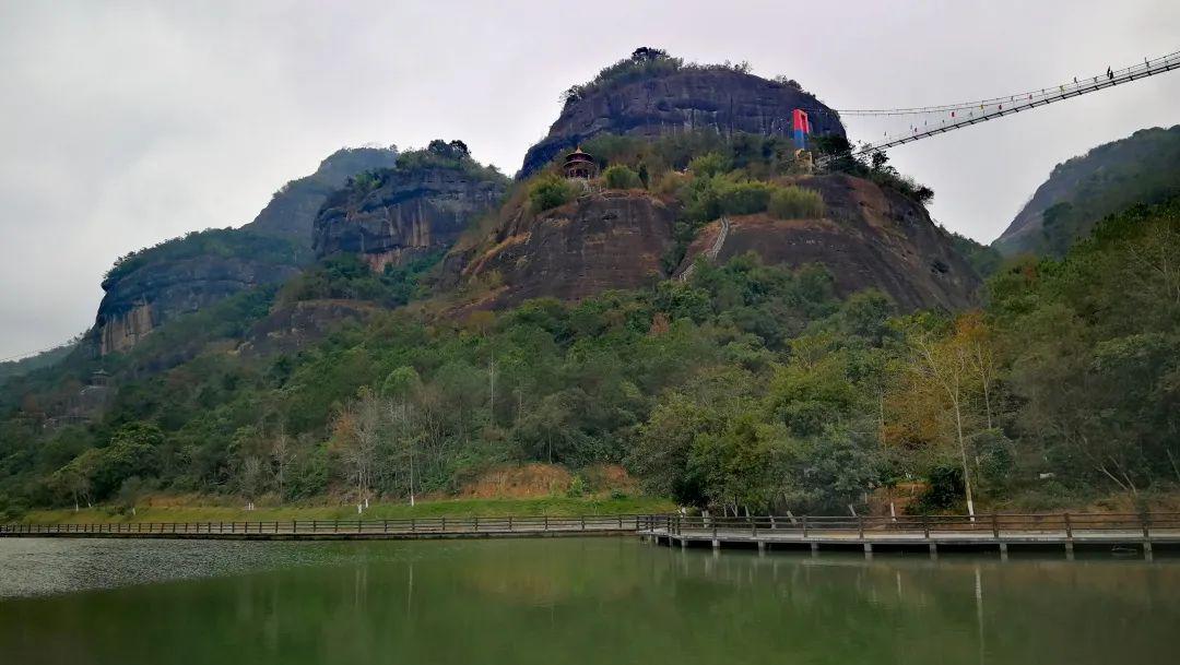 玩转河源天天出发绝美丹霞地貌越王山万绿湖镜花缘太平古街吃美食入住