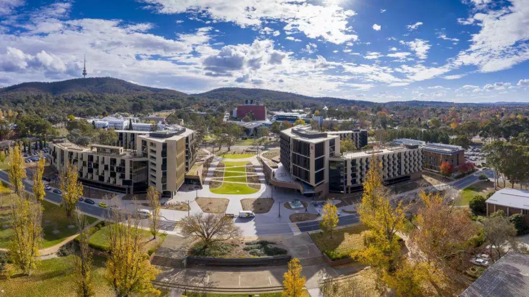 澳洲留学生或将正常开学！多所大学降低录取要求！