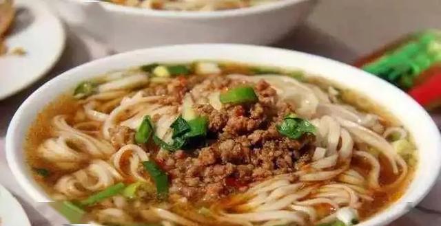 东川挂面 东川的面条是云南最好的,丝好,久煮不烂,又香又滑.