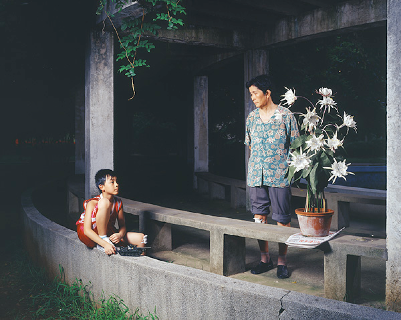 两个武汉小伙,10年专拍“伪新闻”,比现实更戳心