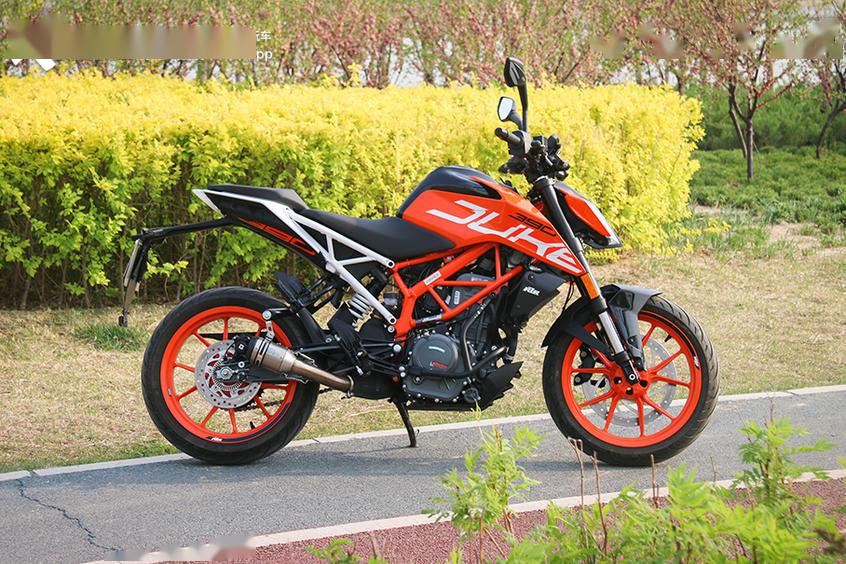 旧爱与新欢 进击弯道火箭ktm390duke