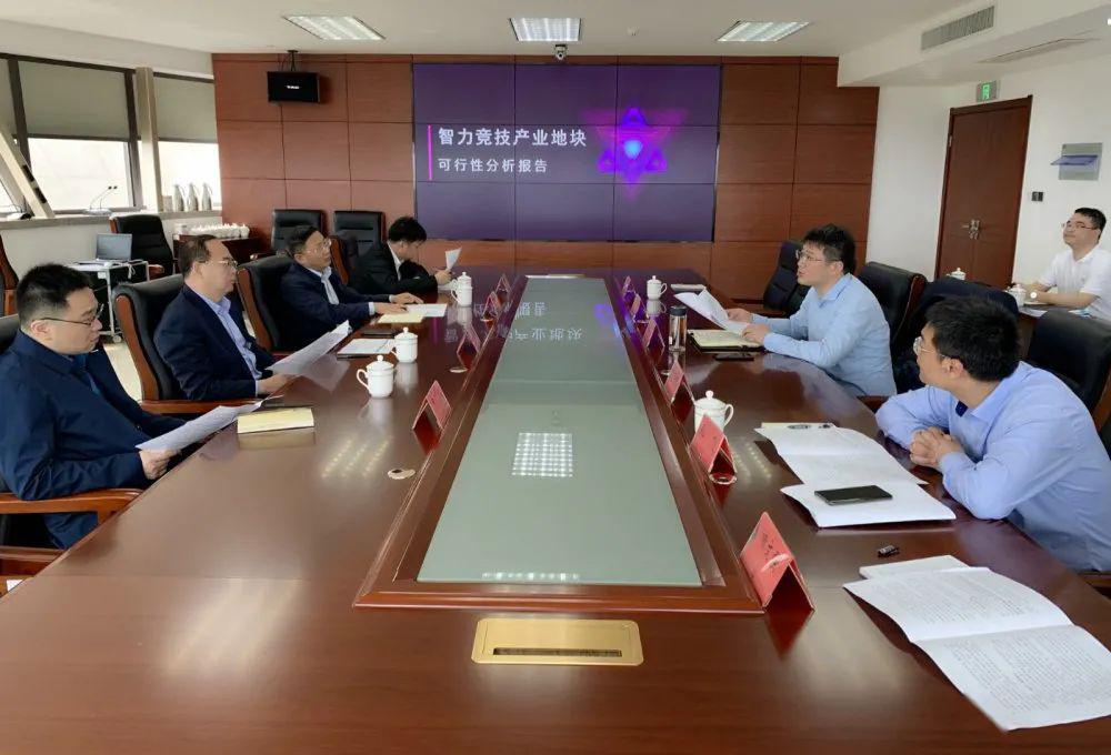 市政府副秘书长,政府办主任沈惠彪来园区调研