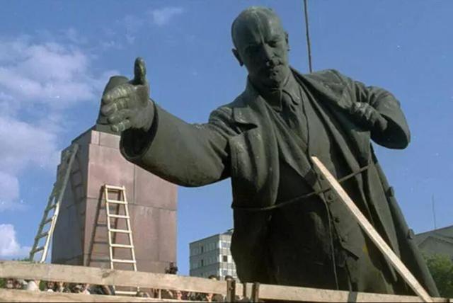 越南不断崛起，为何西方丝毫不围堵呢？