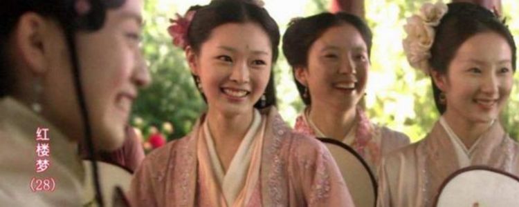 但可惜的是新版《红楼梦》并没有大爆,后来宋轶多在一些热播剧中演些