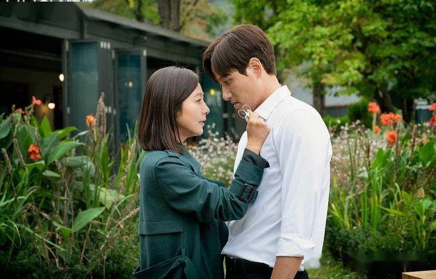 26岁男星婚后出轨43岁姐姐，还使其堕胎，现实版