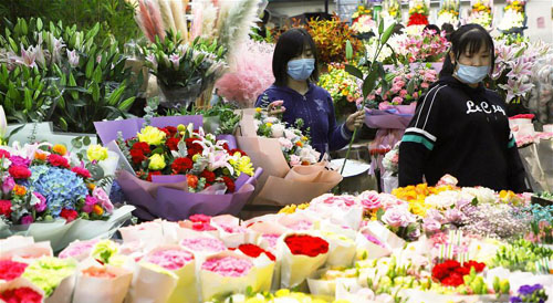 吉林长春:母亲节前鲜花市场销售升温