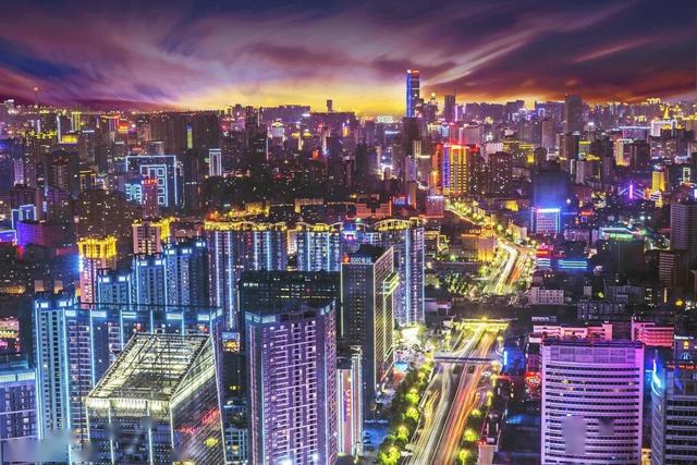 南昌gdp2020年有多少_南昌小树林老头战大妈