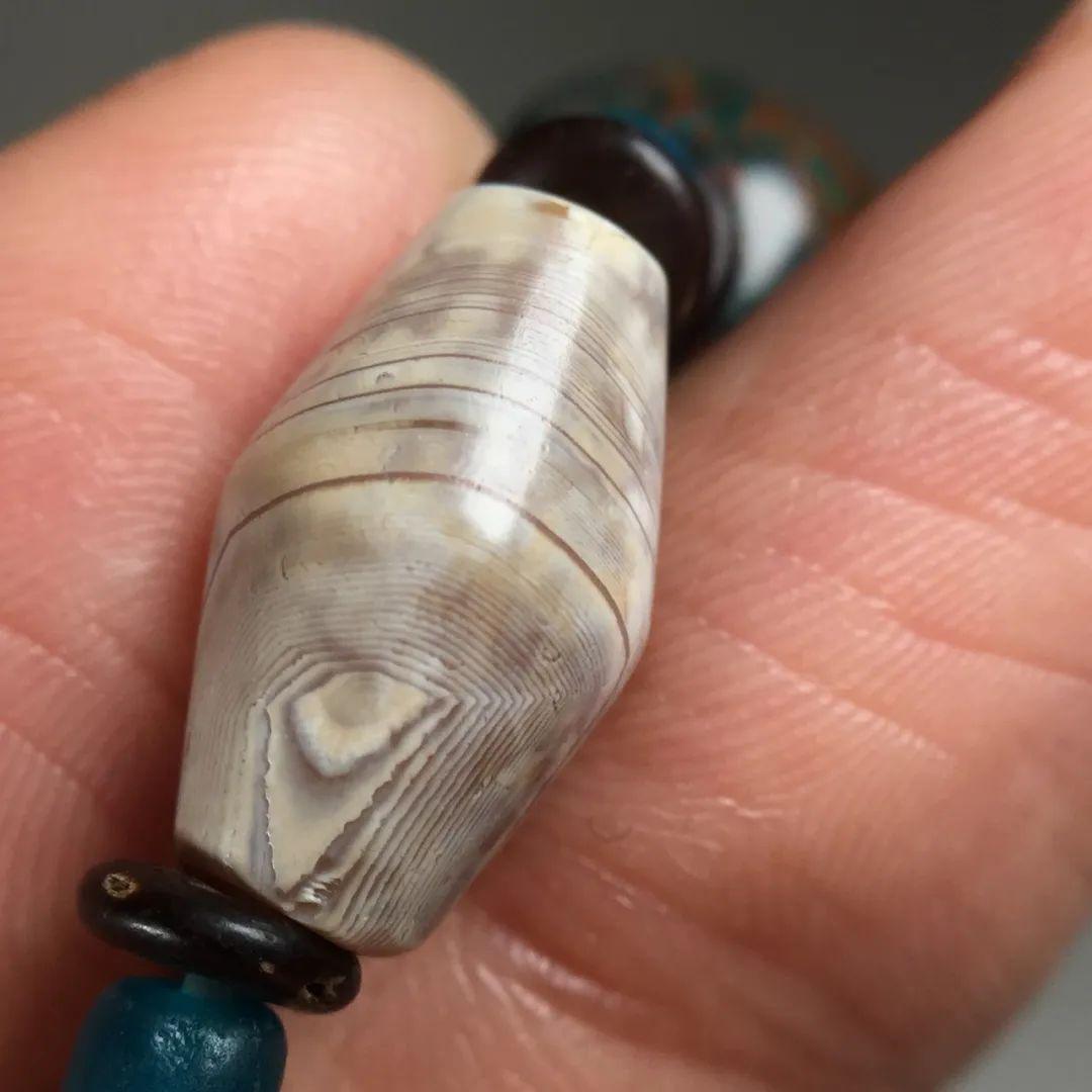巴克特里亚管珠,无风化纹,马蹄纹,距今4000年左右.