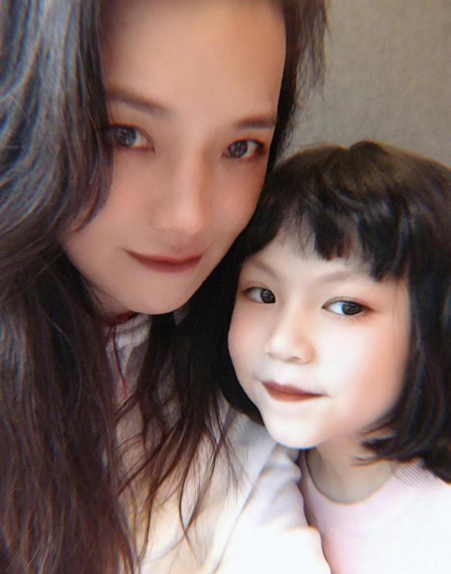 怎么做假发视频 b87e38b4fe0b464da7750a80bede5233.jpeg
