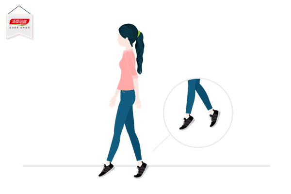走路时多加一个动作,锻炼效果更佳!