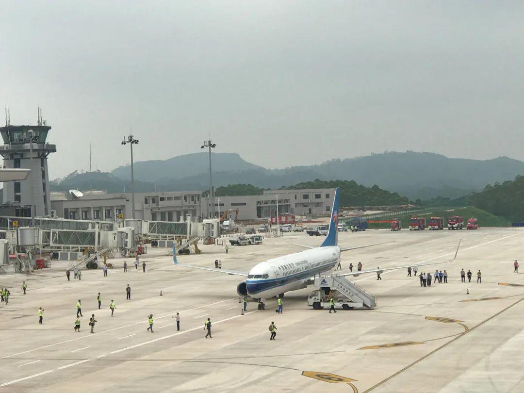 喜讯!玉林福绵机场今天试飞成功,以后坐飞机远行的梦想又近一步!