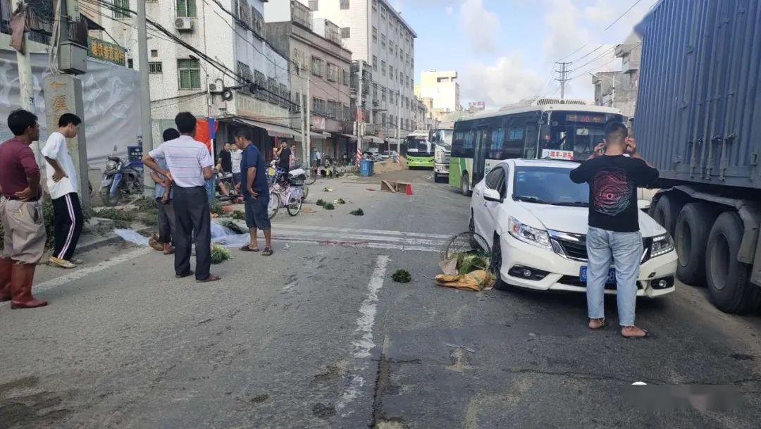 一死一伤陆丰324路段严重车祸