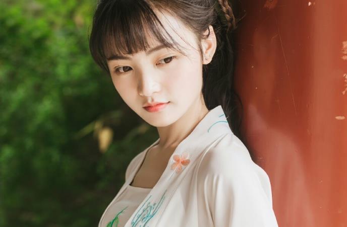 原创爆笑,感冒去打针,护士姐姐摸着我的屁股说美女你的屁股好有弹性