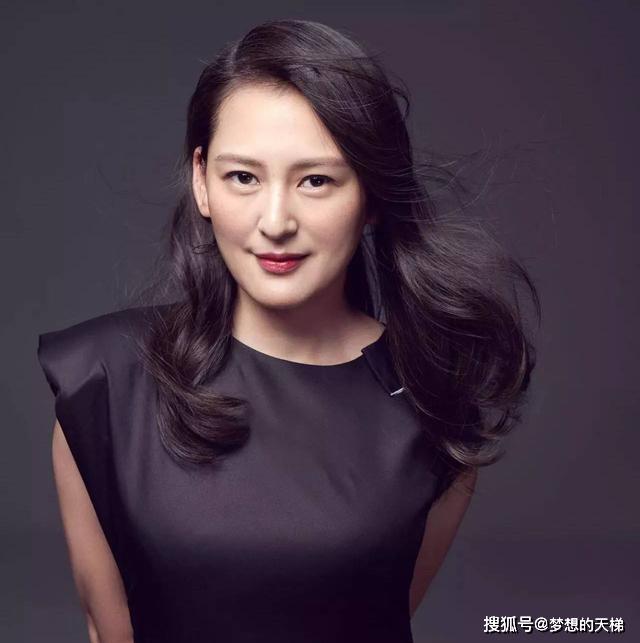 近40岁的黄澜身材真惊艳才华与智慧于一身的女人