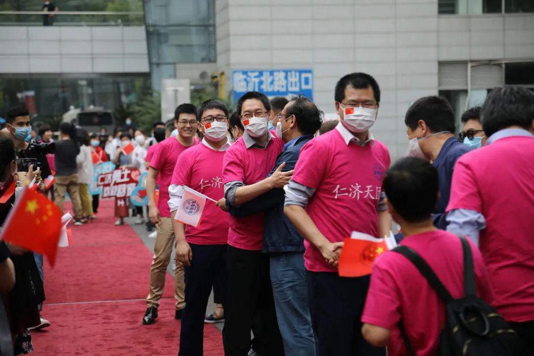 防疫坚守上海防疫堡垒最长的仁济天团回家83天