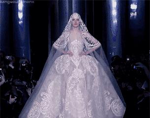 时尚穿搭高端婚纱 2d8d4b8b257f4cd0b1af353ea1e6579c.jpeg