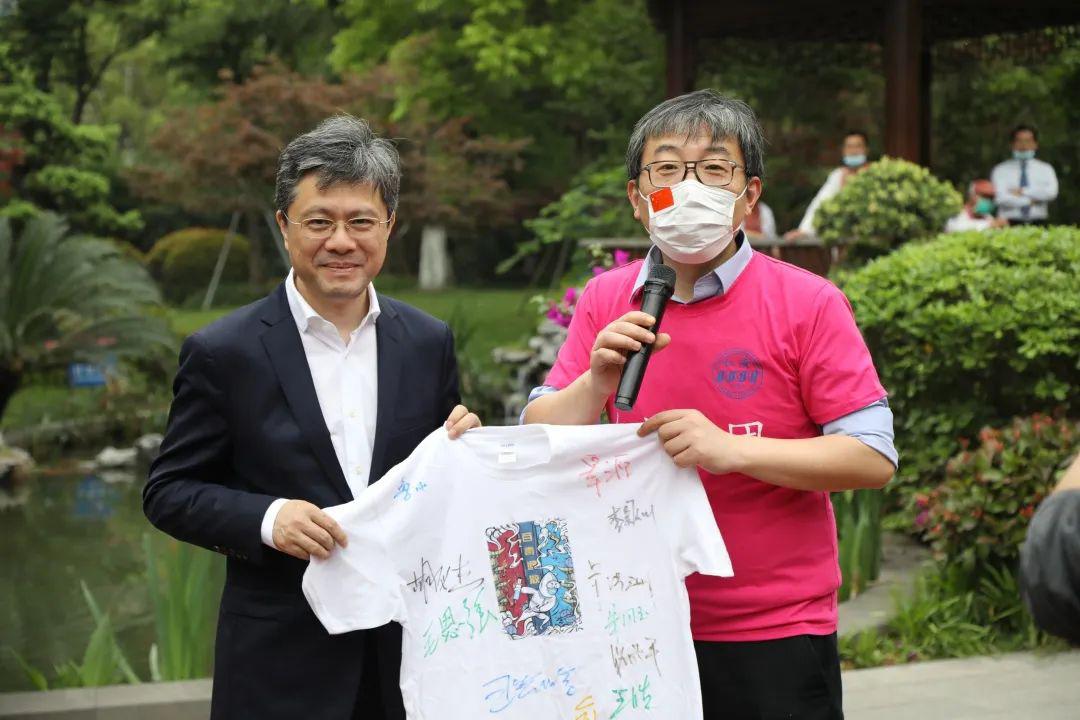 防疫坚守上海防疫堡垒最长的仁济天团回家83天