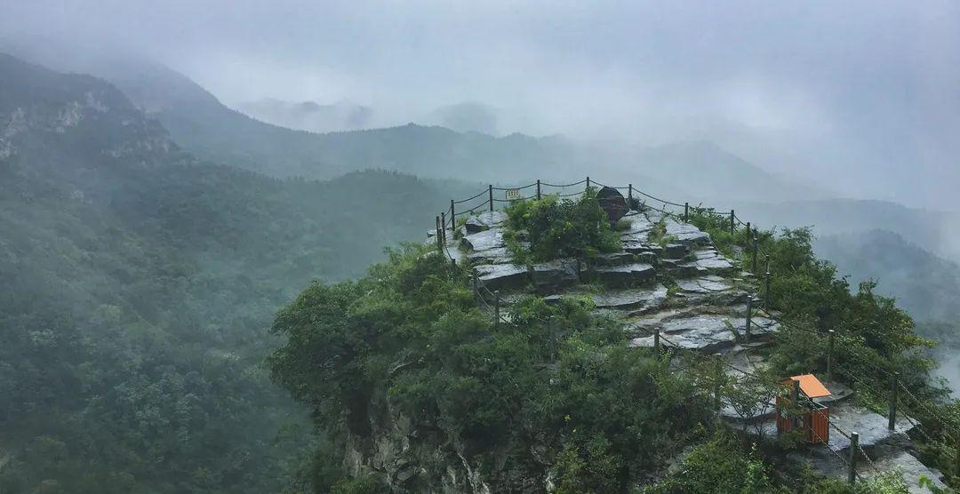 云谭镇人口_哥谭镇小丑图片(2)