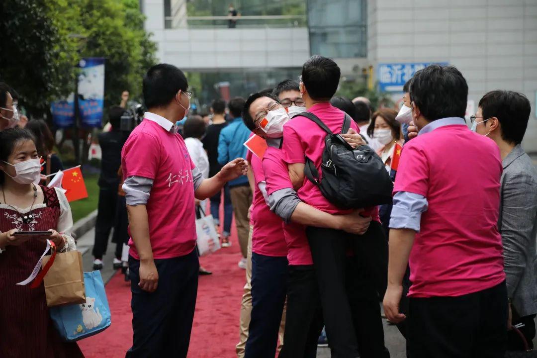 防疫坚守上海防疫堡垒最长的仁济天团回家83天