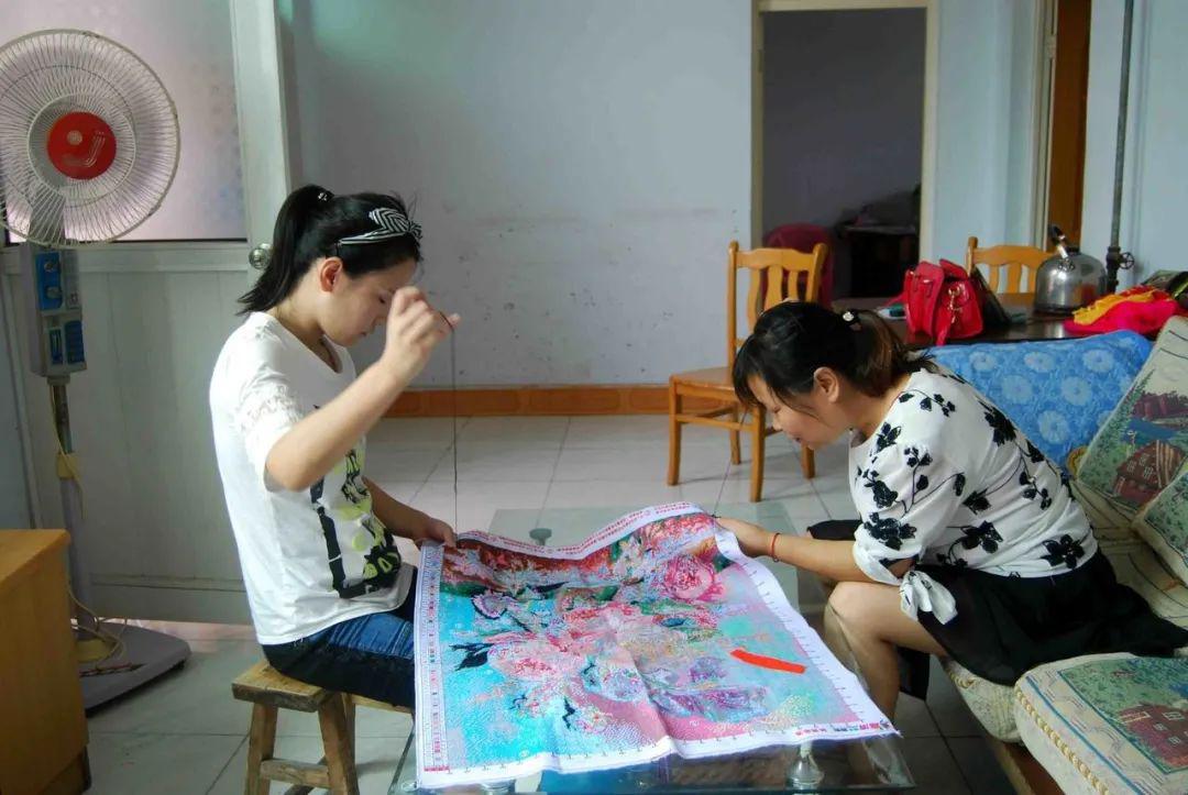 哪里可以学电脑绣花 4944f4aa183241febe2c5fd132ed53ee.jpeg