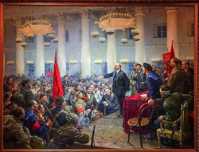 1917年11月7日,布尔什维克通过"十月革命"夺取了俄国大城市的领导权