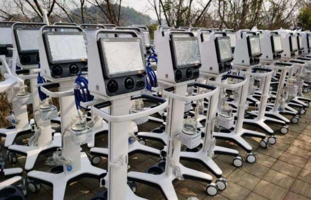 66亿只口罩到手,美国立马翻脸,撤销中企出口许