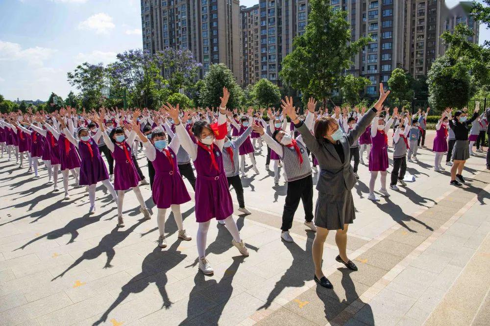 云南师范大学附属官渡小学特殊的学期,特别的景象