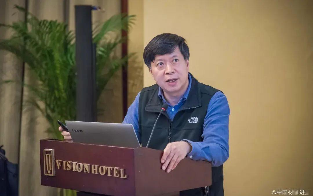 材料委常务副主任:徐坚