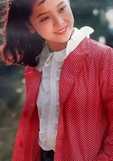 11,宋忆宁,1986年10月份挂历上的女明星.