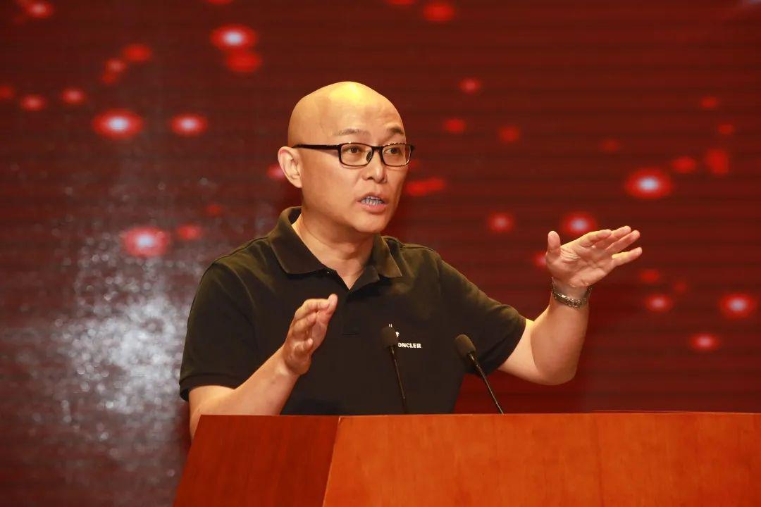 疫情表彰天使!今天这个盛会与有荣焉!致敬英雄