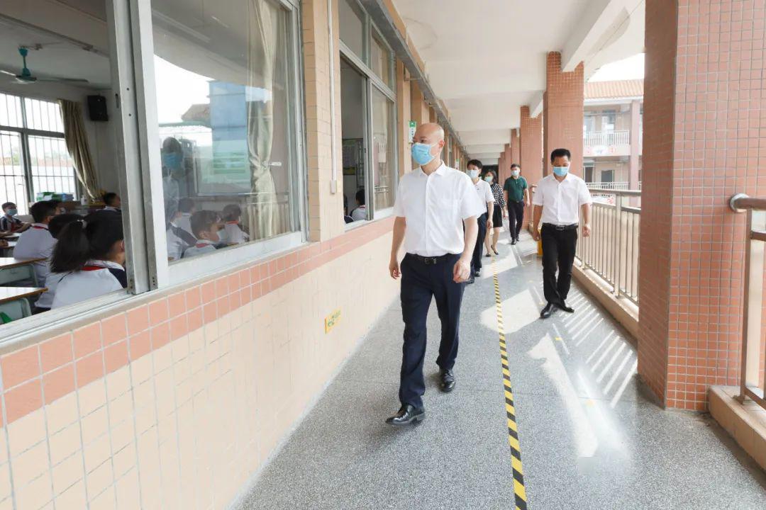 “终于可以回学校了！”莞城第二批次学生今日返校
