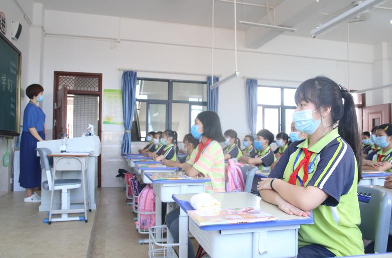 珠海这些小学初中高中学生开学首日!笑点