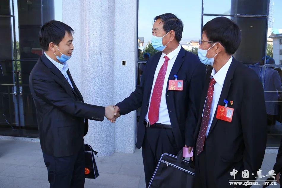 图看两会秦安县第十八届人民代表大会第四次会议隆重开幕组图