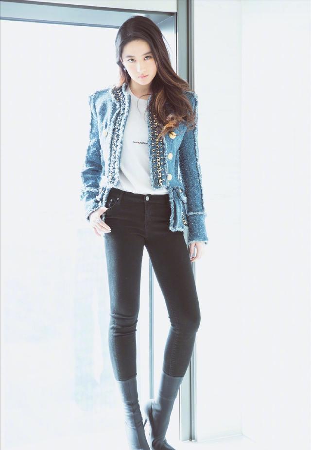 天仙天仙姐姐的私下穿搭，你也能诠释仙女下凡“花木兰”刘亦菲