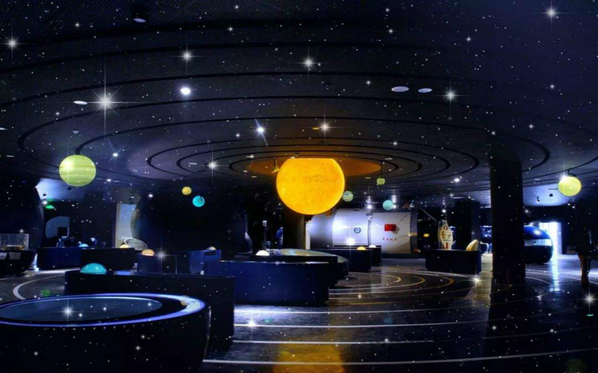 分子球,光环,星辰等元素,在航天科普馆,气象科普馆,海洋科普馆等与