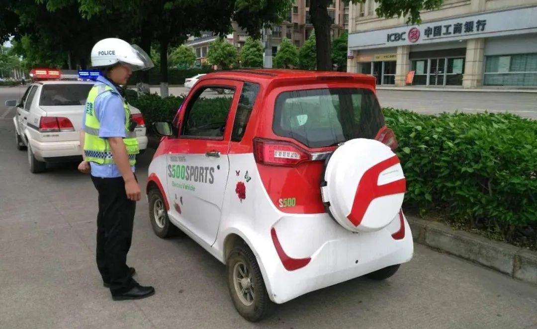 桂林电动三轮车,四轮车乱象频发