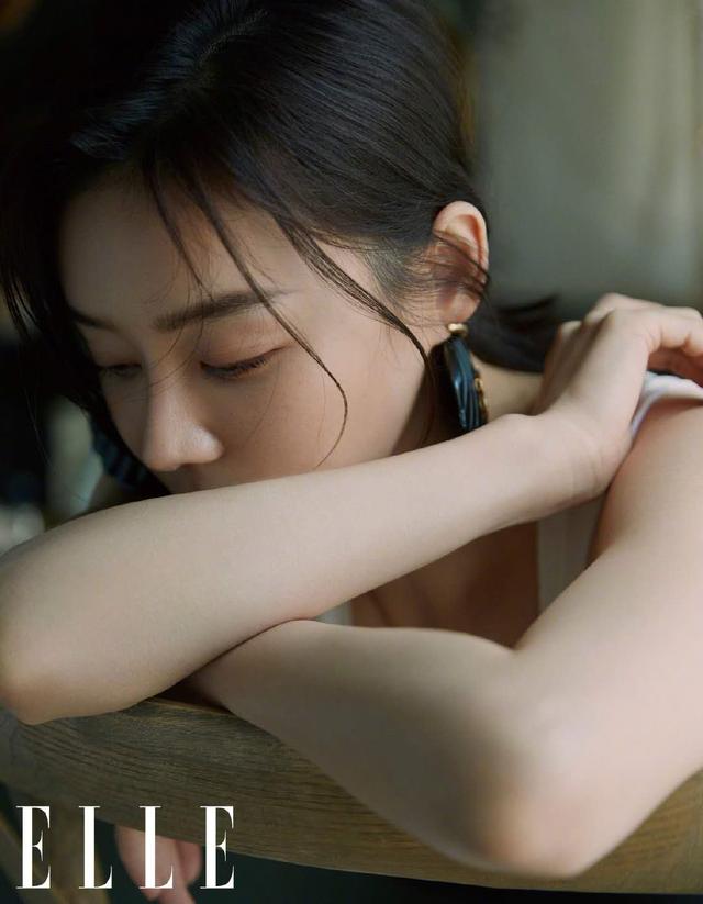 黑色她还有这一面……袁姗姗只有“马甲线”可炫耀？不