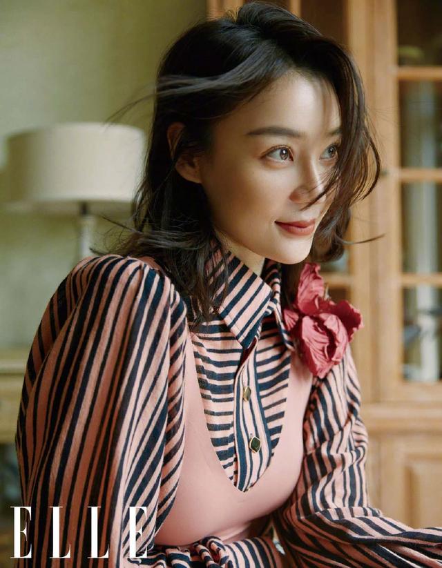 黑色她还有这一面……袁姗姗只有“马甲线”可炫耀？不