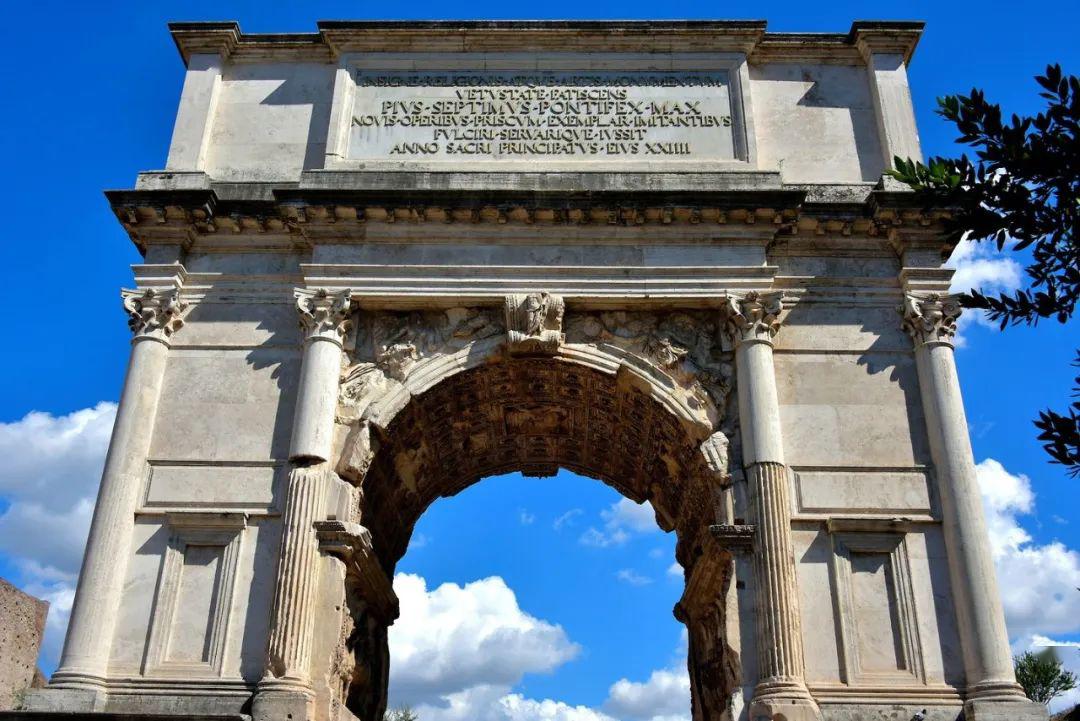 提图斯凯旋门 约公元81年建成罗马君士坦丁凯旋门 公元312年罗马高架