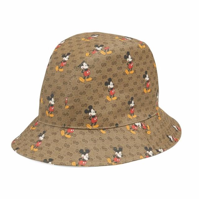 印花遮阳还能小脸不洗头懒整理?8款超百搭名牌渔夫帽戴上秒出门