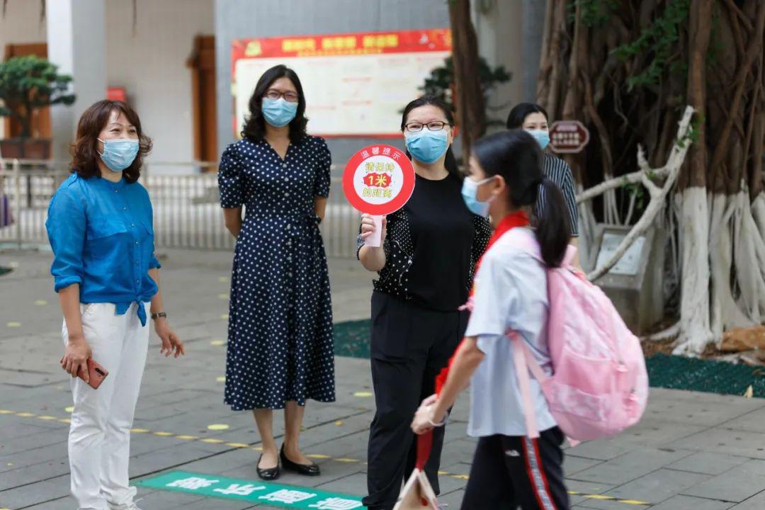 “终于可以回学校了！”莞城第二批次学生今日返校