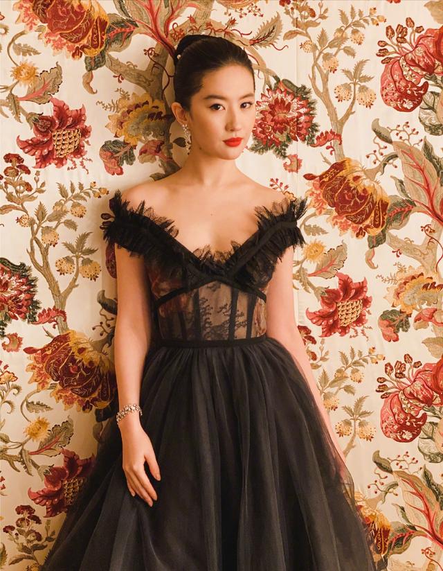 天仙天仙姐姐的私下穿搭，你也能诠释仙女下凡“花木兰”刘亦菲