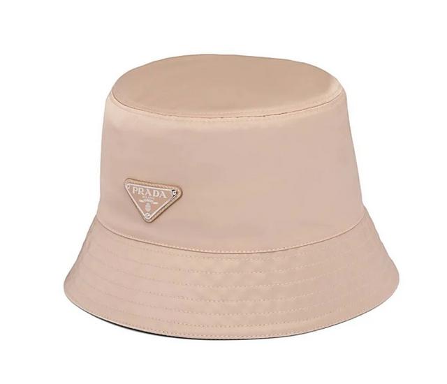 印花遮阳还能小脸不洗头懒整理?8款超百搭名牌渔夫帽戴上秒出门