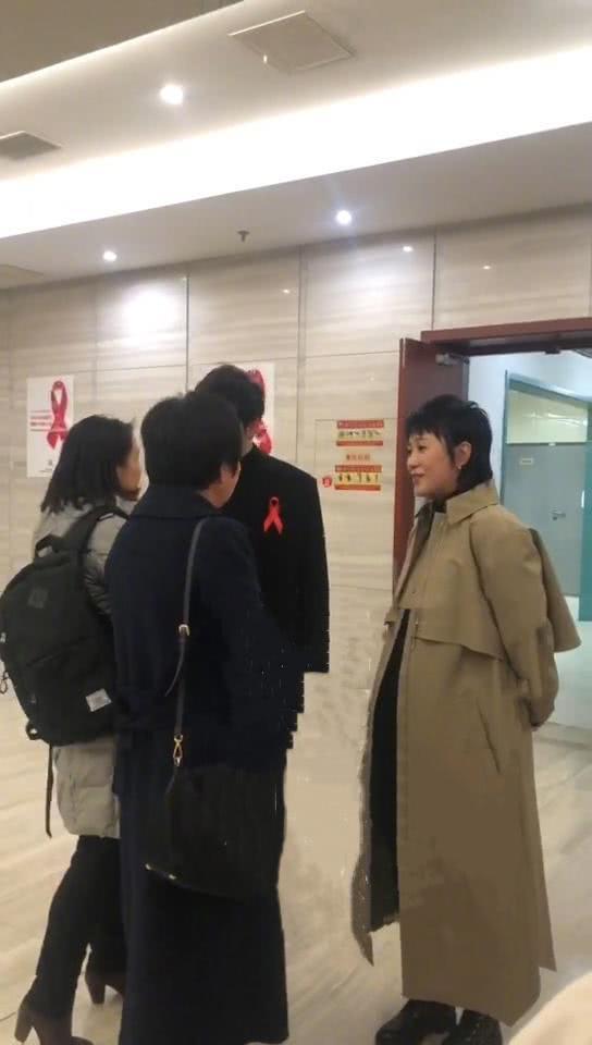 母亲节，马丽怀里抱着宝宝官宣当妈，成功的女人总是爱与事业同行