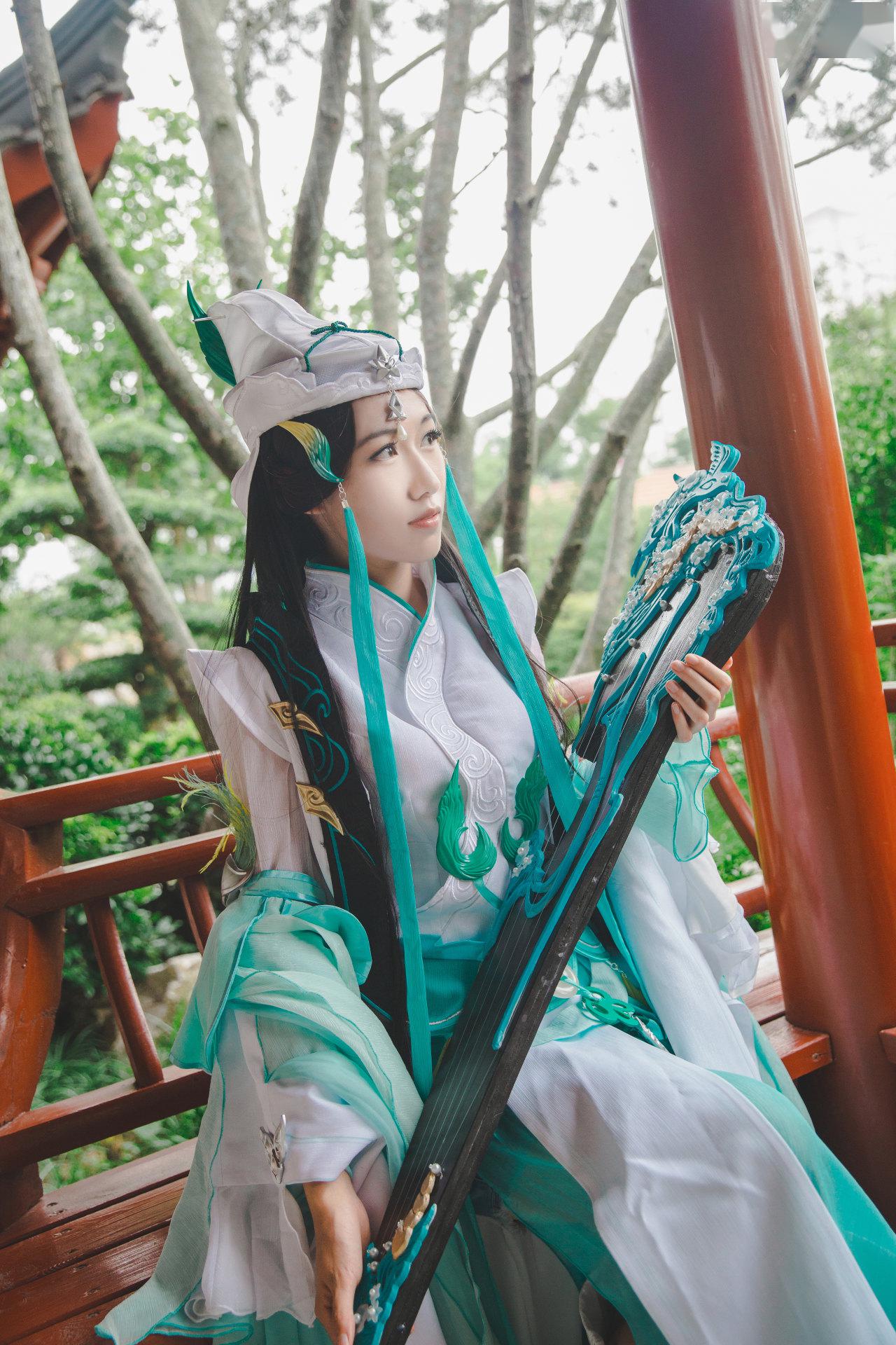 剑网三长歌门琴娘cosplay