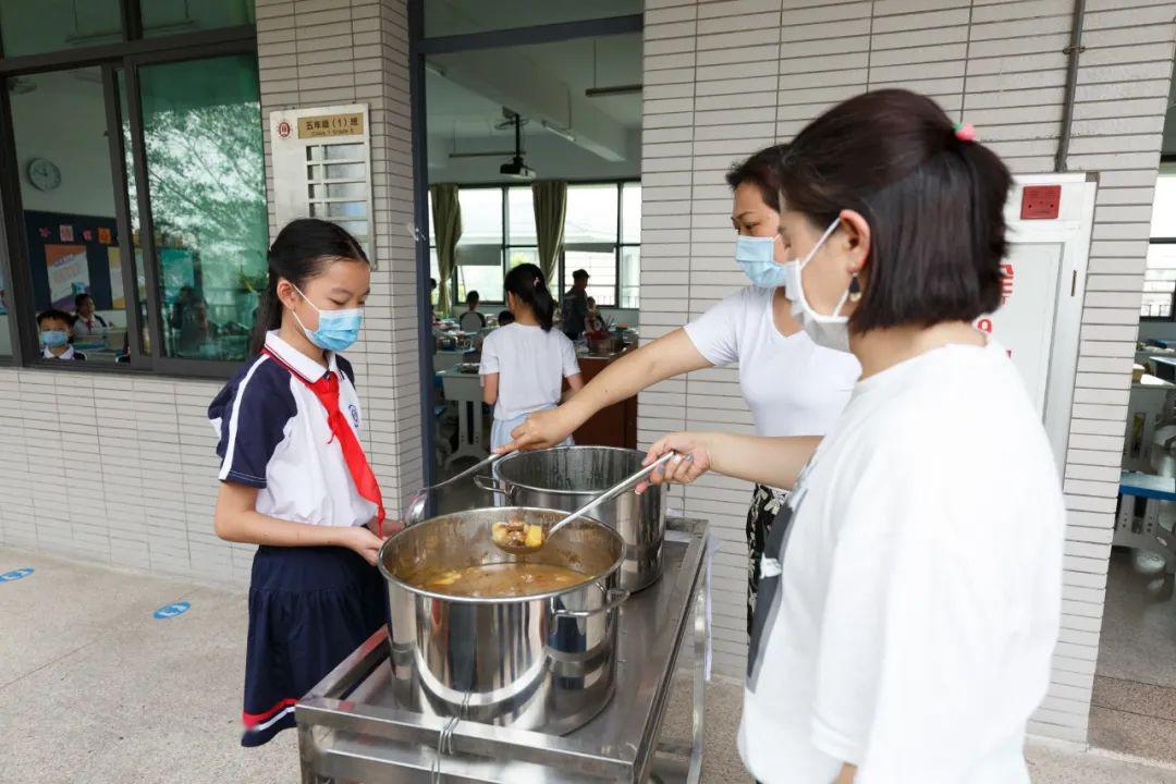 “终于可以回学校了！”莞城第二批次学生今日返校