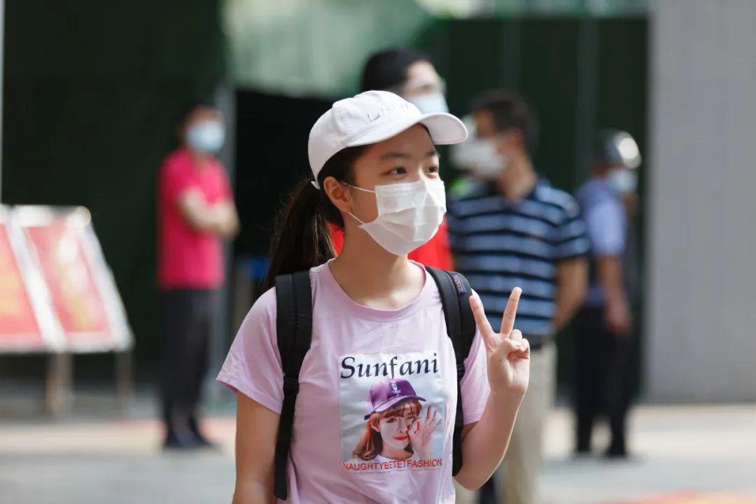 “终于可以回学校了！”莞城第二批次学生今日返校