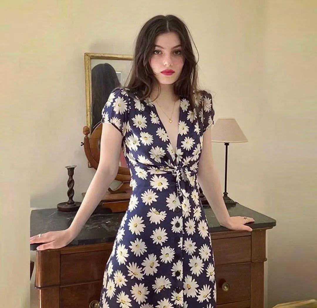 Iola“小雏菊裙”太洋气了吧! 谁穿谁时髦!