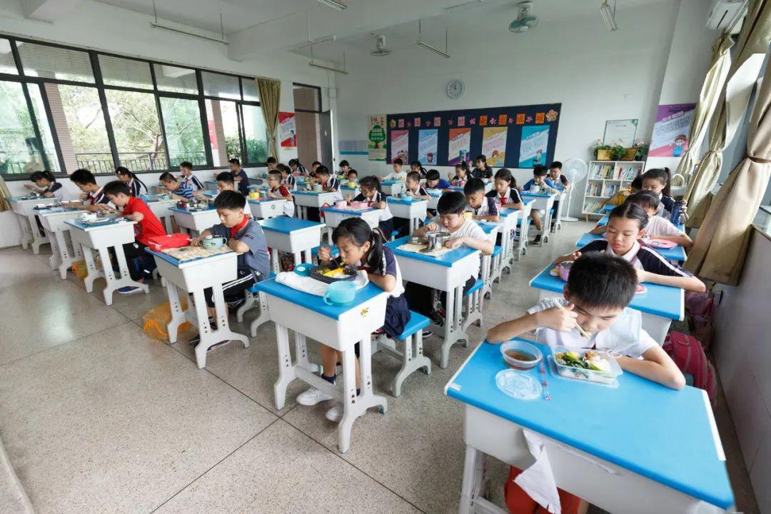 “终于可以回学校了！”莞城第二批次学生今日返校