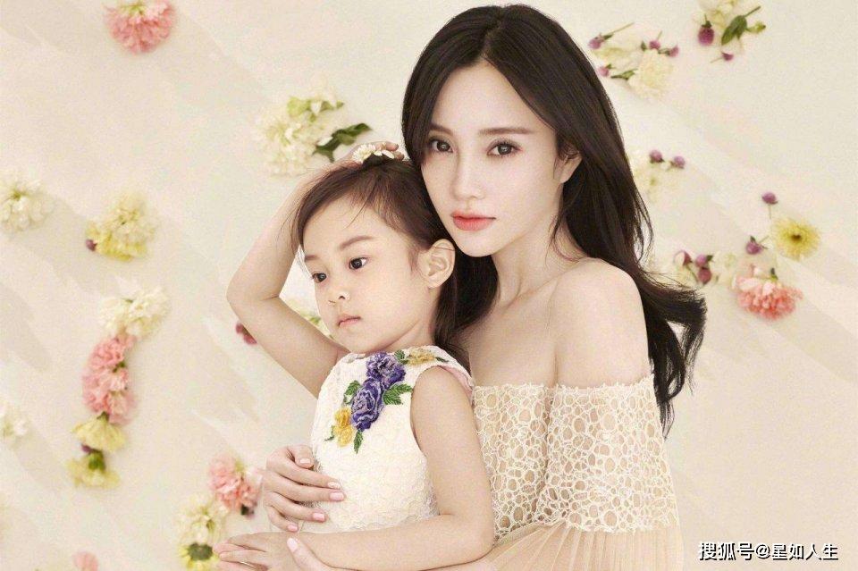 娱记曝贾乃亮闹矛盾后不给甜馨抚养费，李小璐